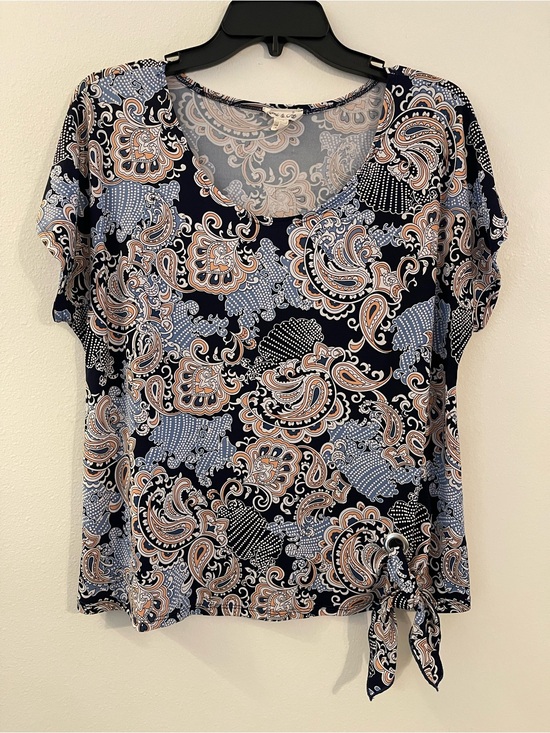 Tops - Women’s Navy Paisley Tie-Hem Short Sleeve Top